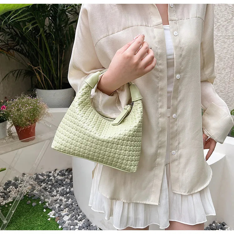 Sac bandoulière hobo tressé – Doux et texturé pour femme