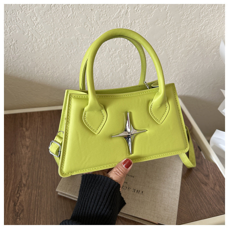 Mini sac à main avec breloque étoile – Design chic & audacieux