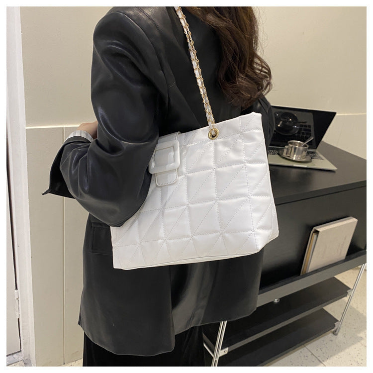 Sac bandoulière matelassé à chaîne – Élégant & spacieux