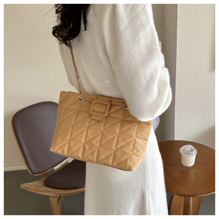 Sac bandoulière matelassé à chaîne – Élégant & spacieux