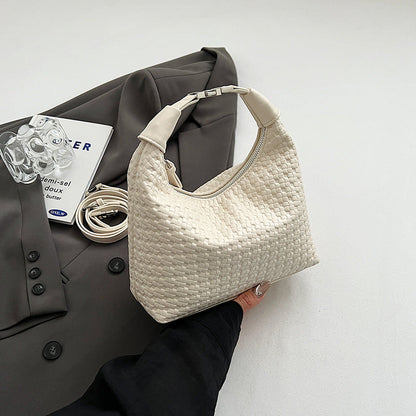 Sac bandoulière hobo tressé – Doux et texturé pour femme