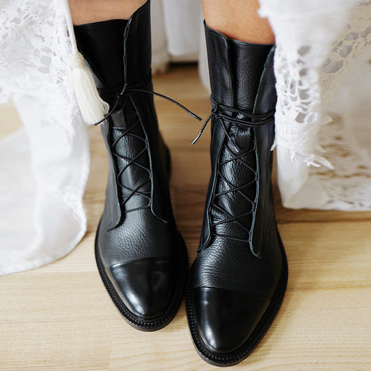 Bottes Locomotives Mi-Hautes à Lacets – Élégance Noire à Talon Bas