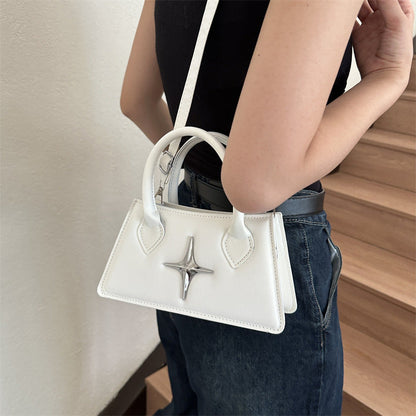 Mini sac à main avec breloque étoile – Design chic & audacieux