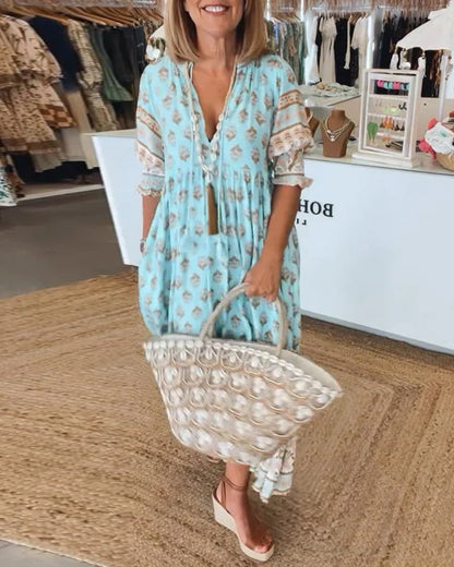 Robe Élancée à Col V