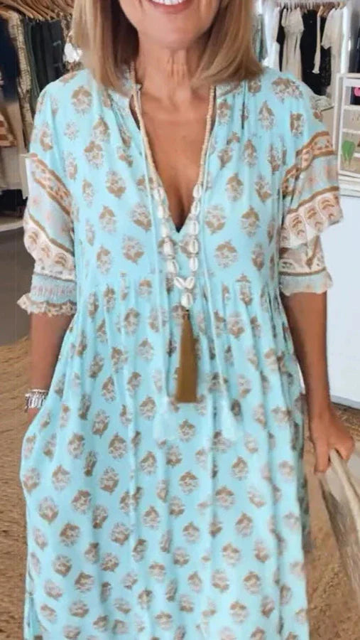 Robe Élancée à Col V